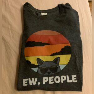 Women’s small graphic tee!